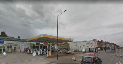 Driver left perplexed by petrol station after filling up his car for under £4 - www.manchestereveningnews.co.uk