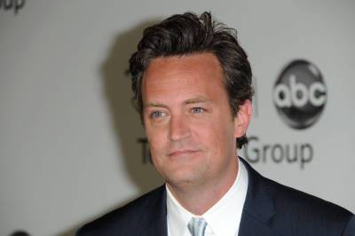 Matthew Perry Will Take You Behind The Scenes Of ‘Friends’ In New Memoir - etcanada.com - county Will