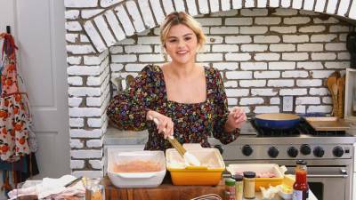 Selena Gomez’s Cooking Show Is Back on HBO Max—Here’s How to Stream it For Free - stylecaster.com
