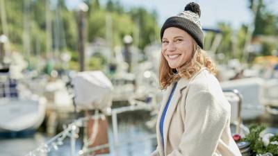 Katee Sackhoff on Breaking Away From Sci-Fi for the Cozy Joys of Hallmark (Exclusive) - www.etonline.com