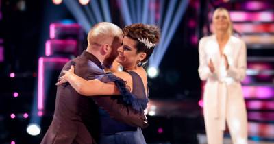 Strictly Come Dancing fans 'gutted' as Nina Wadia becomes the first contestant to leave - www.manchestereveningnews.co.uk - Manchester