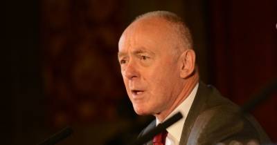 Manchester council leader Sir Richard Leese has glass of wine thrown over him by protester at Conservative Party conference - www.manchestereveningnews.co.uk - Manchester