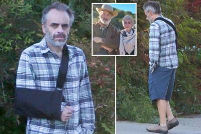Joel Souza, ‘Rust’ director shot by Alec Baldwin, seen outside his home with sling - nypost.com - state New Mexico - county Palo Alto