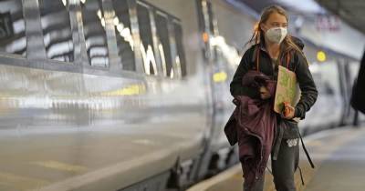Greta Thunberg boards train to Glasgow ahead of COP26 climate change summit - www.dailyrecord.co.uk - Britain - Scotland - London