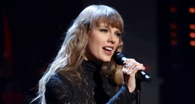Taylor Swift Sports Lace Jumpsuit While Honoring Carole King at Rock & Roll Hall Of Fame Induction! - www.justjared.com - Ohio - county Cleveland - county Love