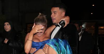 Love Island's Toby carries a bare-foot Chloe as they leave Pride of Britain afterparty - www.ok.co.uk - Britain