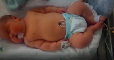 'Oh my God, he's chunky': UK's third-heaviest baby ever born weighing over 14 pounds - www.manchestereveningnews.co.uk - Britain - county Mitchell