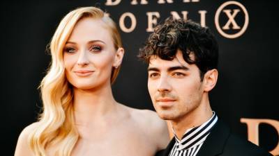 Joe Jonas Shared a Romantic Kiss With Sophie Turner at Fenway Park - www.glamour.com
