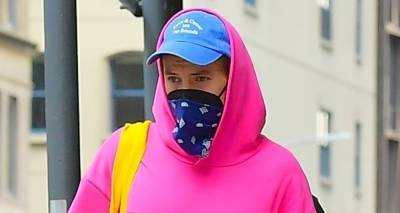 Harry Styles Sports Bright Pink Hoodie While Meeting Up with Friends in NYC - www.justjared.com - New York