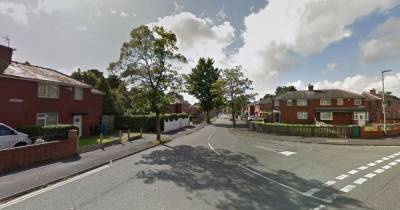 Driver, 76, dies in hospital after car leaves the road and smashes into tree - www.manchestereveningnews.co.uk