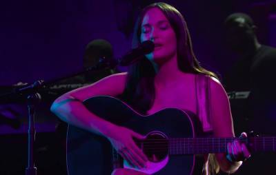 Kacey Musgraves - Robin Wright - Forrest Gump - Owen Wilson - Kacey Musgraves was the first musician to perform nude on ‘SNL’ in the show’s history - nme.com