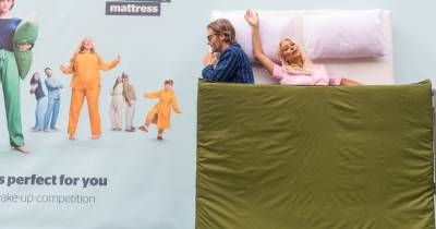 Denise Van Outen stuns fans by waking up in a bed on Deansgate - www.manchestereveningnews.co.uk