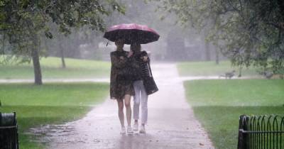 UK weather forecast: A bright start and warm afternoon turns into downpours in the north - www.manchestereveningnews.co.uk - Britain