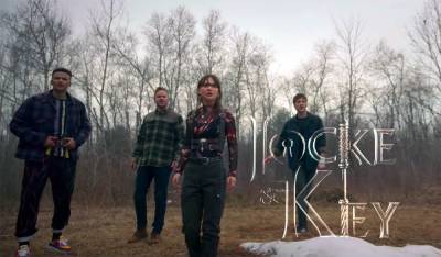 Emilia Jones - Carlton Cuse - ‘Locke & Key’ Season 2 Trailer: New Magic Will Be Forged As Trouble Brews - theplaylist.net