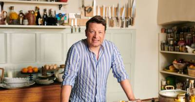 Jamie Oliver sheds two stone 'easily' after swapping out one main ingredient - www.ok.co.uk