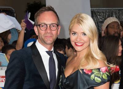 Holly Willoughby’s hubby claimed furlough cash despite being director of €3.5m company - evoke.ie