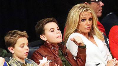 Britney Spears’ Sons Jayden, 15, Sean, 16, Are So Grown Up In Rare New Photo - hollywoodlife.com