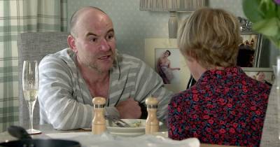 Corrie fans baffled by Tim in hilarious Sally anniversary scene - www.manchestereveningnews.co.uk