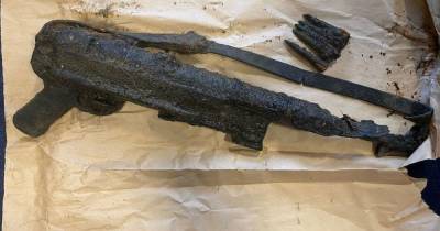 Fisherman finds loaded Nazi submachine gun dating back to 1940 - www.manchestereveningnews.co.uk - Germany