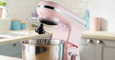 Aldi's new pink stand mixer has Great British Bake Off fans in a frenzy - www.dailyrecord.co.uk - Britain