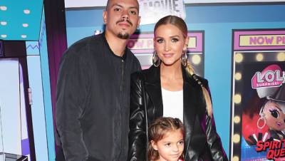 Ashlee Simpson’s Daughter Jagger, 6, Is Too Cute While Hitting The Red Carpet With Her Parents - hollywoodlife.com - Los Angeles - city Tinseltown