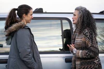 Margaret Qualley - Andie MacDowell Admits It Was ‘Intimidating’ To Play The Mom Of Real-Life Daughter Margaret Qualley In Netflix’s ‘Maid’ - etcanada.com