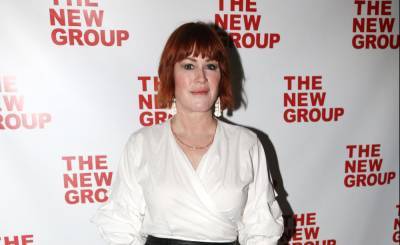 Molly Ringwald Is Apprehensive About Watching Her ’80s Movies With Her ‘Woke’ 12-Year-Old Daughter - etcanada.com - New York