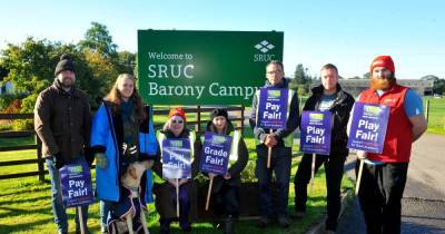 Lecturers strike over pay dispute at Barony Campus - www.dailyrecord.co.uk