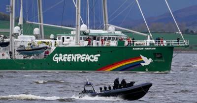 Erskine Bridge closed as Greenpeace ship Rainbow Warrior sails up Clyde to COP26 - www.dailyrecord.co.uk - Scotland