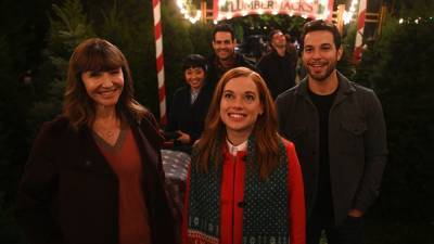 'Zoey's Extraordinary Playlist' Holiday Movie Sets Premiere Date: Watch the Festive First Look! - www.etonline.com