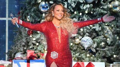 Mariah Carey Declares Halloween Is Over and Christmas Season Has Begun by Smashing Pumpkins - www.etonline.com