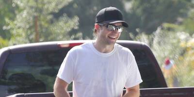 Robert Pattinson Works Up a Sweat During a Tennis Session - www.justjared.com - Los Angeles