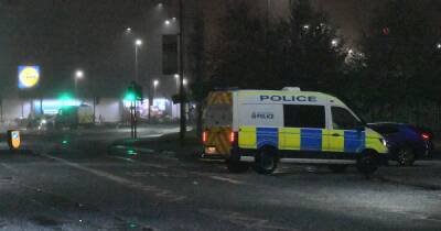 Police shut off road after two crashes - www.manchestereveningnews.co.uk - Manchester