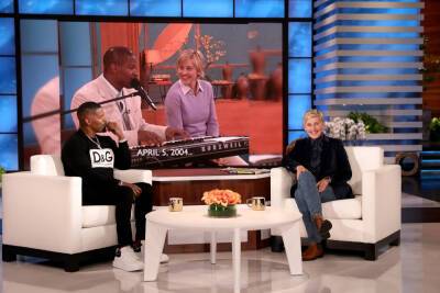 Jamie Foxx Looks Back On The Time He Surprised Ellen DeGeneres By Serenading Her In Season One Of Her Show - etcanada.com