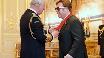 'I'm so lucky': Elton John receives prestigious UK award - abcnews.go.com - Britain - county King George