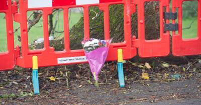 Two men, aged 20 and 34, die in horror crash - www.manchestereveningnews.co.uk - county Oldham