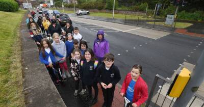 Schoolkids "taking life in their hands" crossing busy road - www.dailyrecord.co.uk