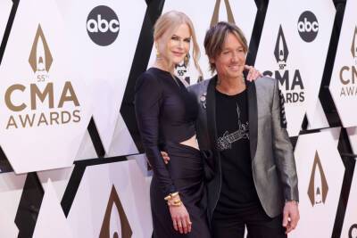 Keith Urban Performs At 2021 CMA Awards — And Nicole Kidman Is Loving It! - etcanada.com - Tennessee