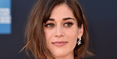 Lizzy Caplan to Star in 'Fatal Attraction' Series in Role Originated By Glenn Close - www.justjared.com - county Douglas
