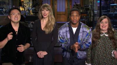 Jonathan Majors and Taylor Swift Are Getting Pumped Up for New 'Saturday Night Live' in Fun Promo - www.etonline.com