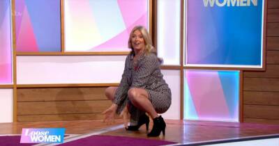 Rod Stewart's wife Penny Lancaster shows how she delivered her own baby on Loose Women - www.dailyrecord.co.uk