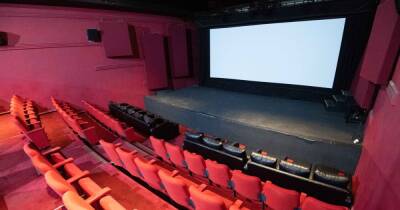Cinema worker warns that staff can see everything you're doing in the dark - www.manchestereveningnews.co.uk - Britain
