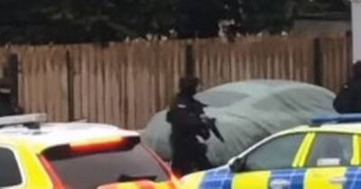Armed cops swoop on Kirkcaldy street over 'concern for person' - www.dailyrecord.co.uk
