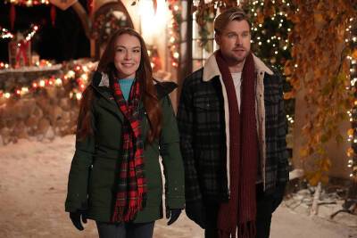 Lindsay Lohan - Lindsay Lohan and Chord Overstreet are totally in love in Netflix Christmas film - nypost.com