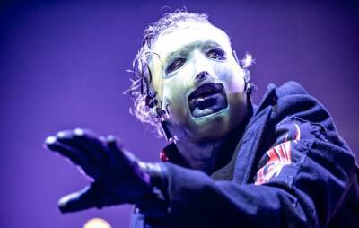 Corey Taylor pays tribute to Astroworld victims during Slipknot show - www.nme.com