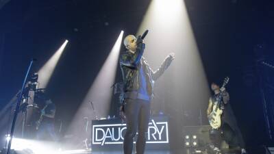 Chris Daughtry Confirms “Devastating Loss” Of Stepdaughter Hannah, Postpones Upcoming Tour Dates - deadline.com - USA