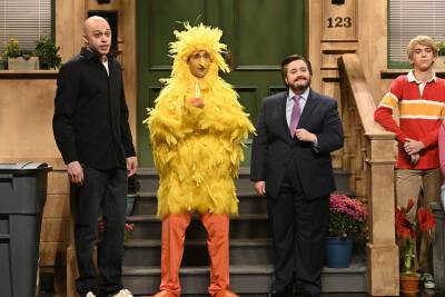 ‘Saturday Night Live’ Mocks Joe Rogan And Ted Cruz In Political ‘Sesame Street’ Cold Open Sketch - etcanada.com