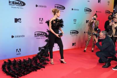 Taika Waititi Takes On Instagram Boyfriend Duties For Rita Ora At The MTV EMAs - etcanada.com - city Budapest - Hungary