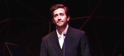 Jake Gyllenhaal Makes First Public Appearance After Taylor Swift's 'All Too Well' Release - www.justjared.com - Los Angeles - Los Angeles
