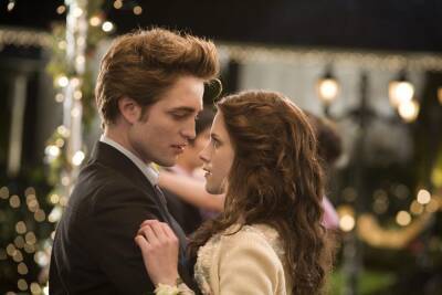 Kristen Stewart Looks Back On Her ‘Twilight’ Audition With Robert Pattinson: ‘We Were Young And Stupid’ - etcanada.com - New York - Los Angeles - county Stewart